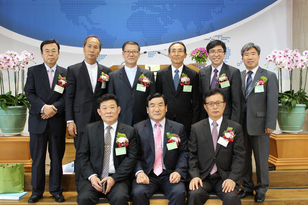 제10대 16–17회기 노회 단체사진